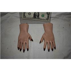 SEED OF CHUCK SCREEN USED HERO TIFFANY HANDS FROM ANIMATRONIC PUPPET