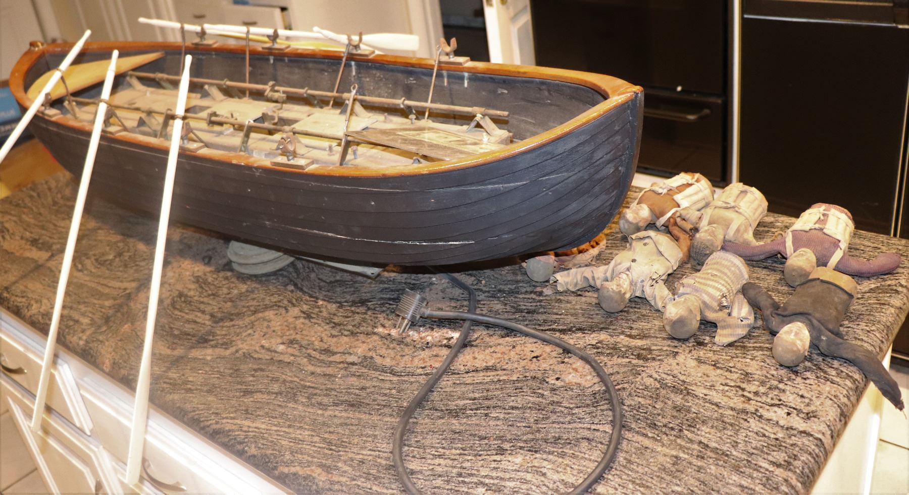 TITANIC LIFE BOAT ANTIQUE FILMING MINIATURE WITH ROWING MECHANISM INTACT