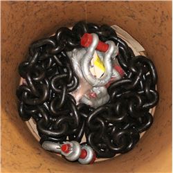 LENGTH OF HEAVY DUTY CHAIN AND SHACKLES
