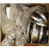 Image 1 : BOX OF ASSORTED ELECTRICAL CLAMPS AND HOSE CLAMPS