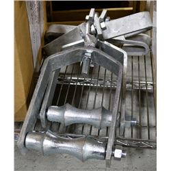 BOX OF 2, 6" BEAM CLAMPS WITH PIPE HANGER