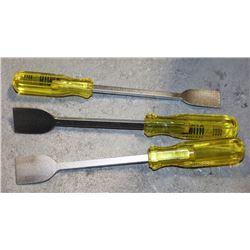 LOT OF 3 CHISELS
