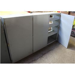 WOOD WALL-MOUNTABLE GARAGE/SHOP