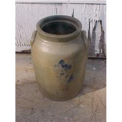Crock with handles