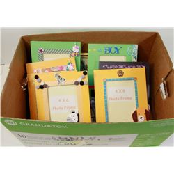 BOX OF ASSORTED PICTURE FRAMES.