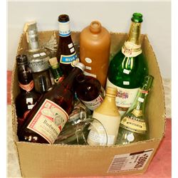 BOX OF COLLECTIBLE BOTTLES