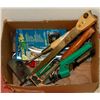 Image 1 : BOX OF HAND TOOLS