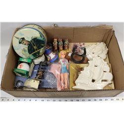 BOX OF ESTATE ORNAMENTS