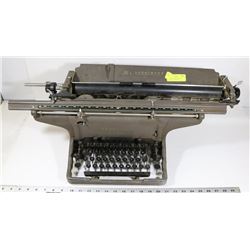 VINTAGE UNDERWOOD WIDE CARRIAGE TYPEWRITER