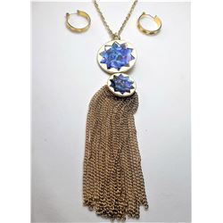 18)  GOLD TONE ROUND STAR MOTIF PENDANT