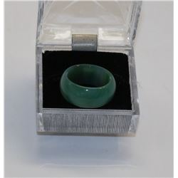 JADE RING - APPROX. SIZE 8.5