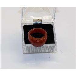 CARNELIAN STONE RING - APPROX. SIZE 9.5