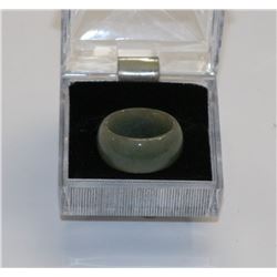 JADE RING - APPROX. SIZE 8.5