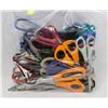 Image 1 : BAG OF ASSORTED SCISSORS