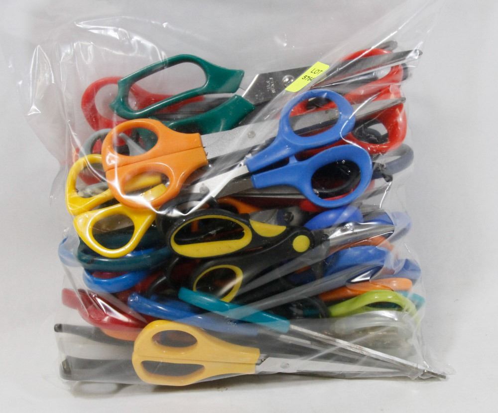 BAG OF ASSORTED SCISSORS