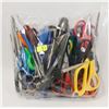 Image 1 : BAG OF ASSORTED SCISSORS