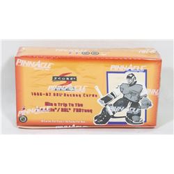 1996-97 SCORE HOCKEY FACTORY SEALED BOX, 10 CARDS