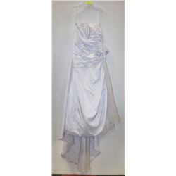 GEMINI BRIDAL SIZE 18 WHITE FRINGED MERMAID STYLE