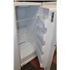 Image 3 : FRIGIDAIRE UPRIGHT FREEZER