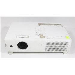 SANYO PROJECTOR PRO XTRAX PLC XU110
