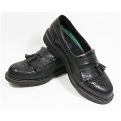 PAIR OF MENS SHOES, SIZE 9W