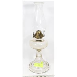 VINTAGE 1940S OIL LAMP