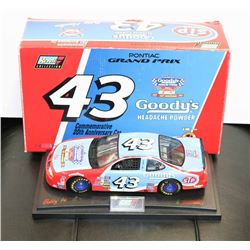STP 43 BOBBY HAMILTON LIMITED EDITION 1:18 REVELL