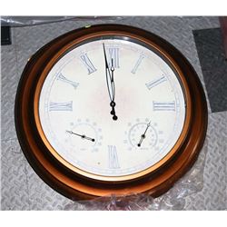 METAL WALL CLOCK DAMAGED