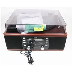 TEAC TURNTABLE, AM/FM