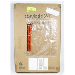 DAYLIGHTED DECK LAMP