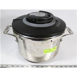 ALL-CLAD 8.4 QUART ST. STEEL PRESSURE COOKER