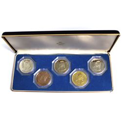 1966 The Franklin Mint Specimen Proof Set. This Set contains 5 Crown Size Coins containing the portr