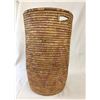Image 2 : Large Jicarilla Apache Basket