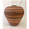 Image 2 : Large Navajo Etched Pot With Ribbons