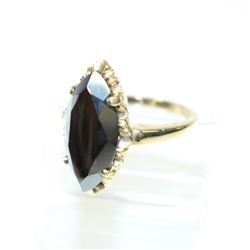 Lady's 10K Yellow Gold Black Spinel Ring - Size 6.  4.21 grams.