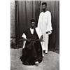 Image 1 : HOMME ASSIS AVEC PARAPLUIE, HOMME DEBOUT EN BLANC 1952-1955