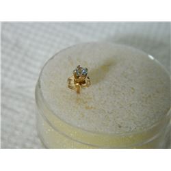 EARRING - ONE 14K GOLD STUD EARRING WITH DIAMOND