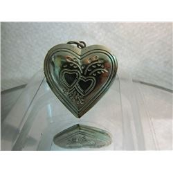PENDANT/LOCKET - LARGE 925 STERLING SILVER HEART LOCKET PENDANT - 30MM X 28MM