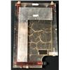Image 6 : 12 Monkeys (1995) - Elaborate Clipboard Set Prop