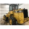 Image 2 : 926 CAT wheel loader, 140XX hrs. 17.5-25 rubber, front 30%, rear 50%, c/w bucket/grapple, quick atta