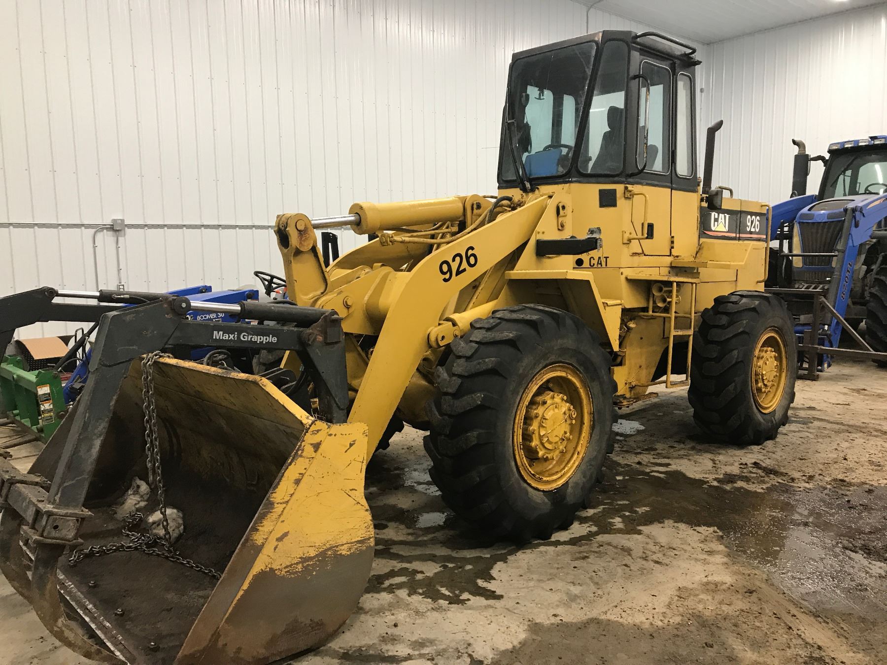 926 CAT wheel loader, 140XX hrs. 17.525 rubber, front 30, rear 50, c