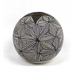 Acoma Eye Dazzler Pot