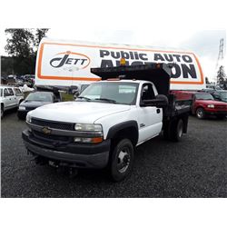 0C -- 2002 CHEVROLET SILVERADO 3500 DUMP WHITE 410 795 KM'0