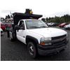 Image 2 : 0C -- 2002 CHEVROLET SILVERADO 3500 DUMP WHITE 410 795 KM'0