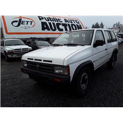 M4 --  1992 NISSAN PATHFINDER , White , 265549  KM's