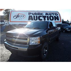 H2 -- 2011 CHEVROLET SILVERADO CREW CAB BLACK 148,920 KM'S