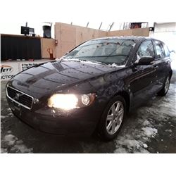 D1 --  2006 VOLVO V50 , Black , 145620  KM's