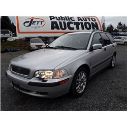 B3 --  2002 VOLVO V40 , Silver , 162723  KM's