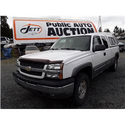 F3 --  2004 CHEVROLET SILVERADO K1500 , White , 219050  KM