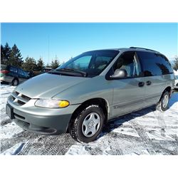 L4 --  2000 DODGE CARAVAN , Green , 148633  KM's